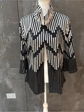 Saint Gil Paris Women's Semi-transparent Dressy Artsy Shirt  blazer size M